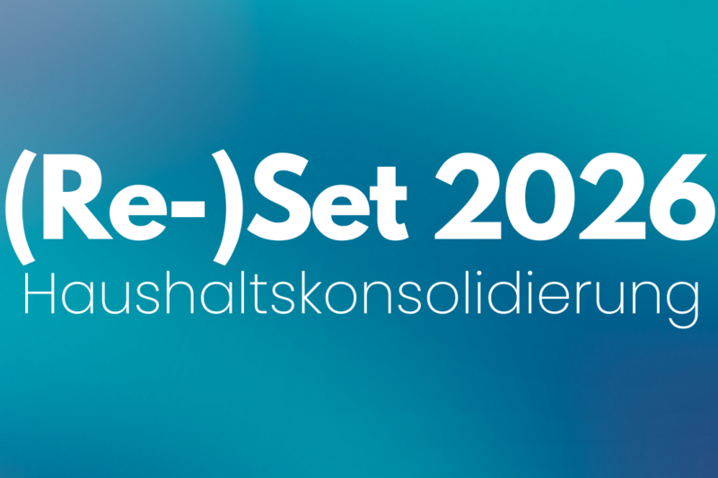 Das Bild trägt den Titel "(Re-)Set 2026" und thematisiert die Haushaltskonsolidierung im Landkreis Ludwigsburg. Der Hintergrund ist in sanften blau-grünen Farbtönen gehalten.